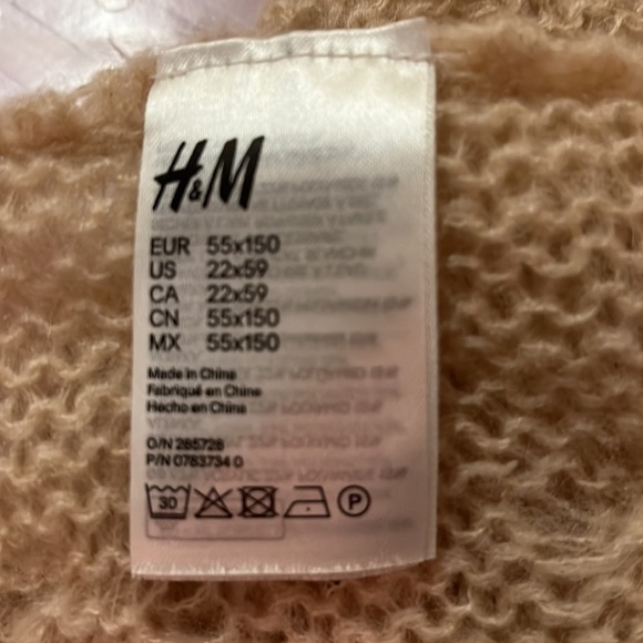 H & M infinity knitted beige Scarf​​​ - Picture 3 of 3
